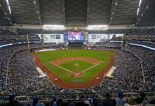 Milwaukee Brewers vs. Los Angeles Dodgers at Dodger Stadium